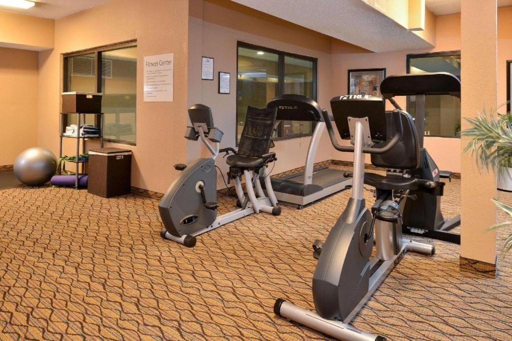 Quality Inn & Suites Джефферсон-Сіті Екстер'єр фото