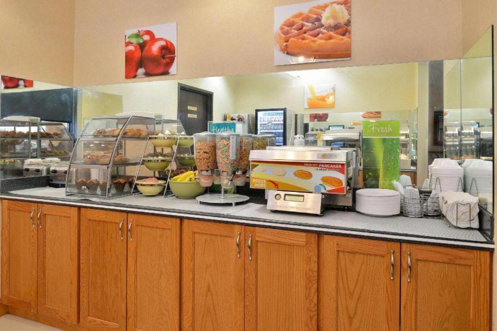 Quality Inn & Suites Джефферсон-Сіті Екстер'єр фото