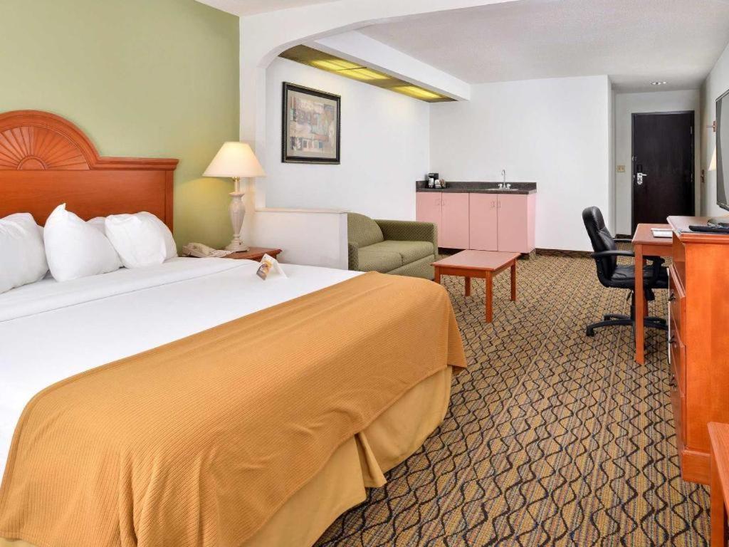 Quality Inn & Suites Джефферсон-Сіті Екстер'єр фото