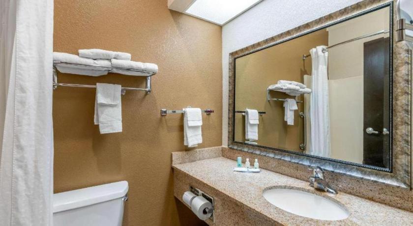 Quality Inn & Suites Джефферсон-Сіті Екстер'єр фото