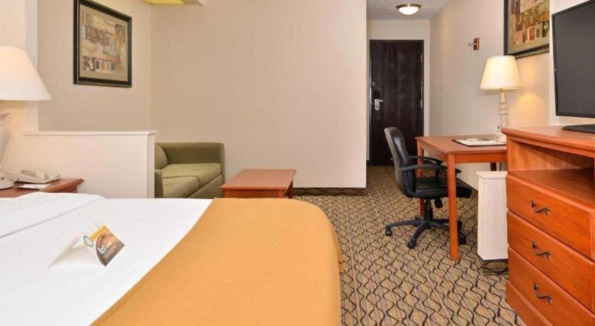 Quality Inn & Suites Джефферсон-Сіті Екстер'єр фото