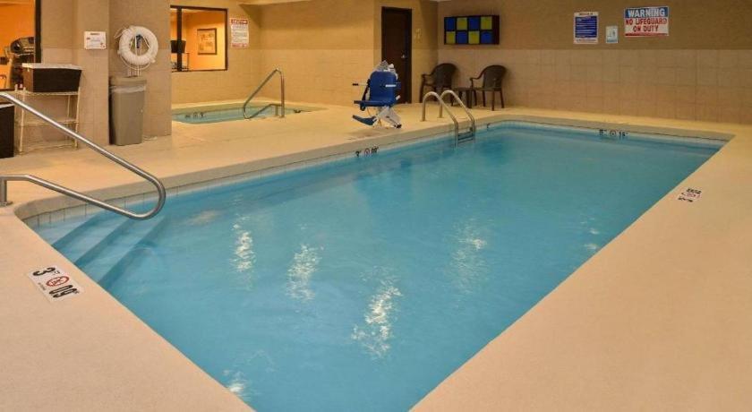 Quality Inn & Suites Джефферсон-Сіті Екстер'єр фото