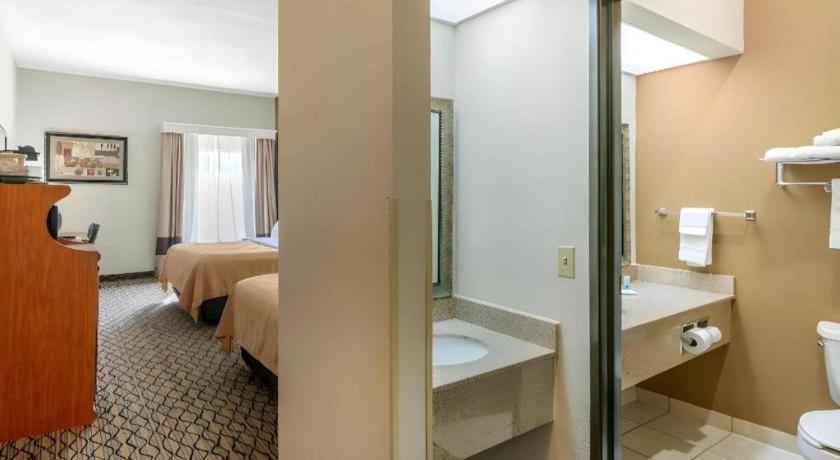 Quality Inn & Suites Джефферсон-Сіті Екстер'єр фото
